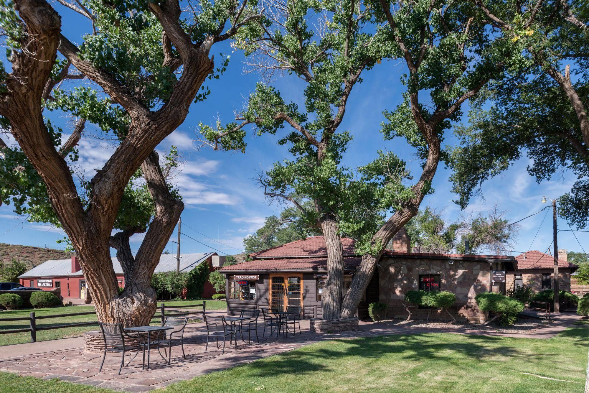 Thunderbird Lodge Chinle Exterior photo